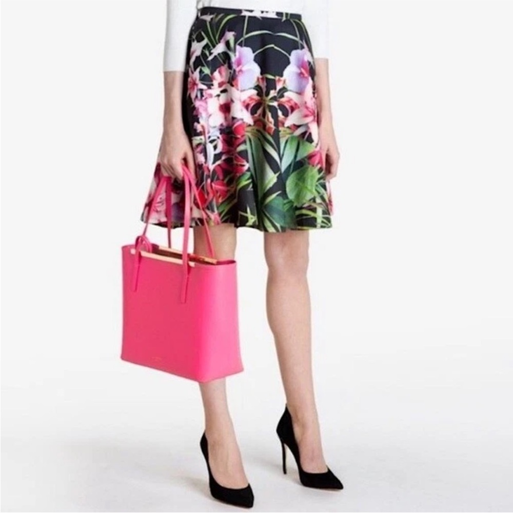 Ted Baker London  'Sew in Love' Floral Print Knee-Length
Skirt sz 2 (USA 2-4)